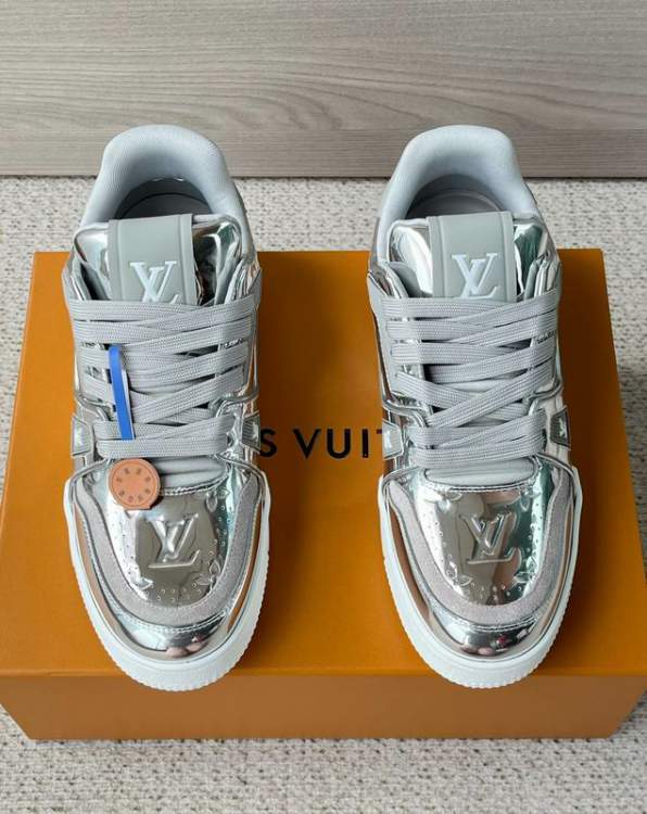Picture of Louis Vuitton Shoes _SKULVsz35-44hnq120116385